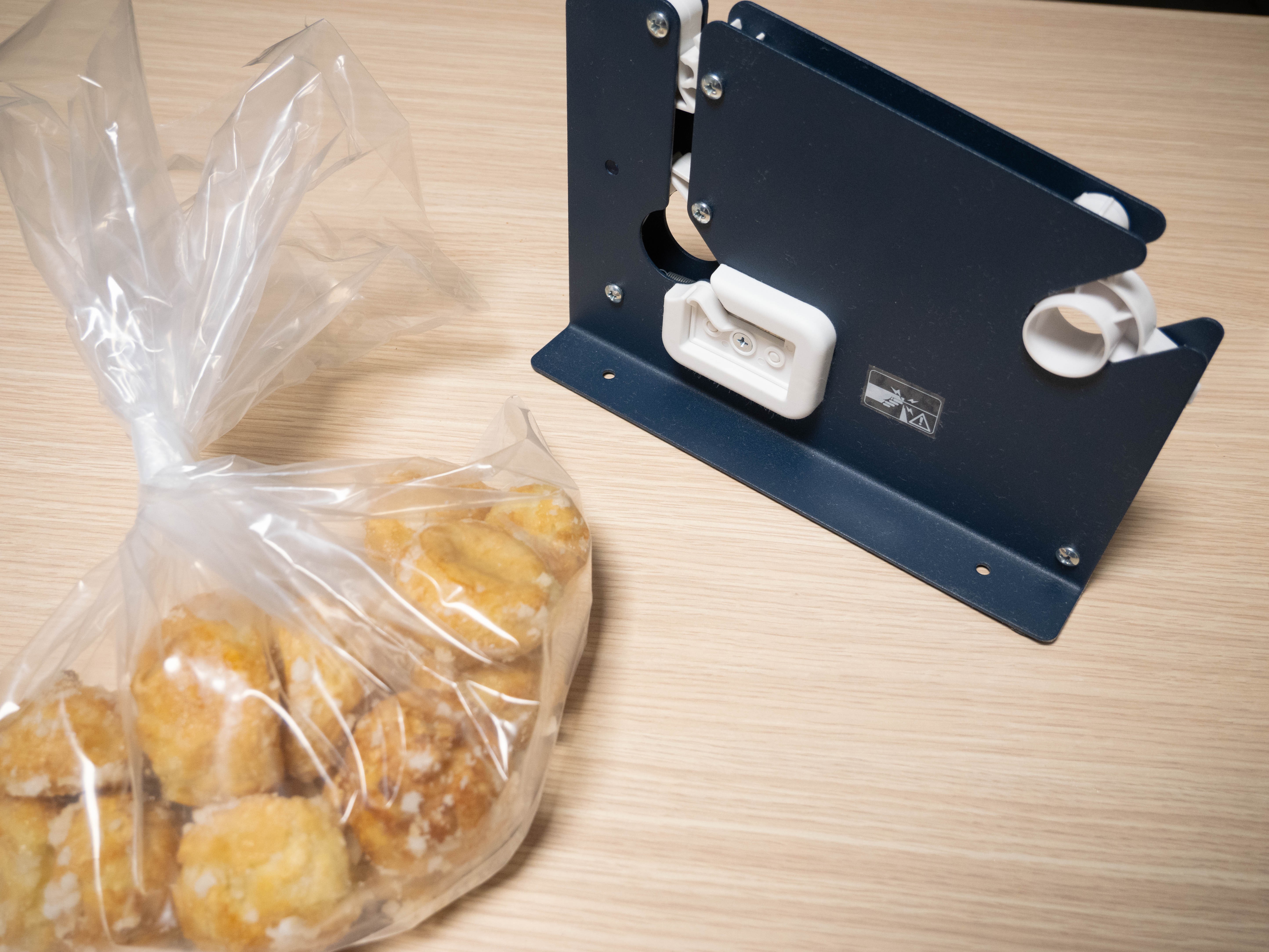 Distributeurs et scelleuses de sachet}